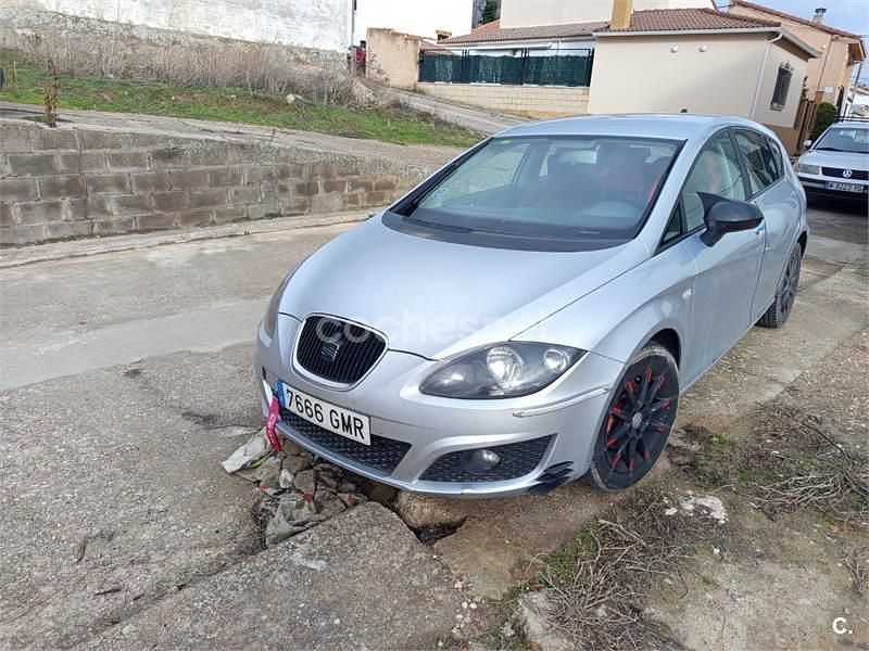 Usado Seat Leon Ecomotive 105 CV (77 kW) 2009 Gris / plata Utilitario