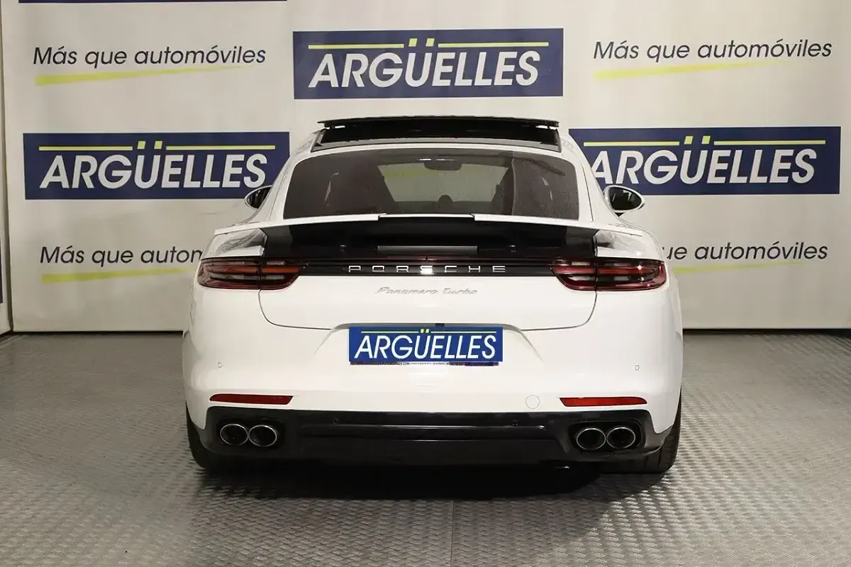 Usado Porsche Panamera Turbo 550 CV (404 kW) 2017 Blanco Berlina
