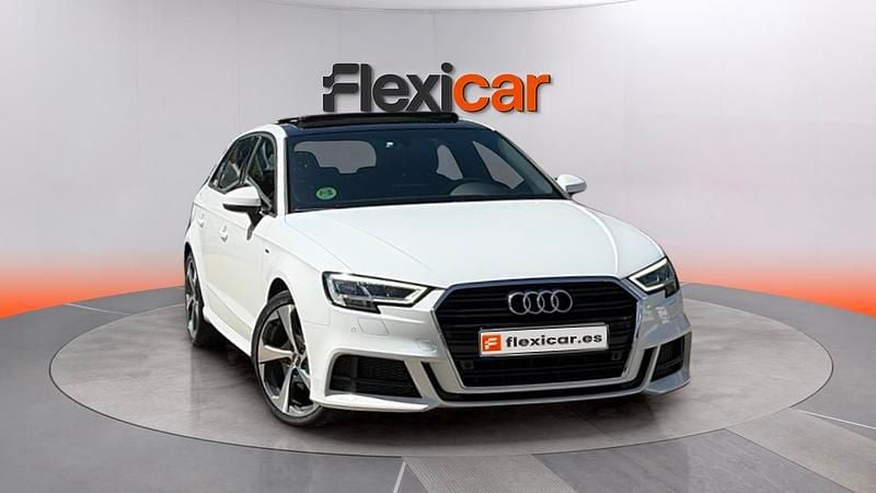 Używany Audi A3 S-Line 150 KM (110 kW) 2018 Biały Sedan/Limuzyna