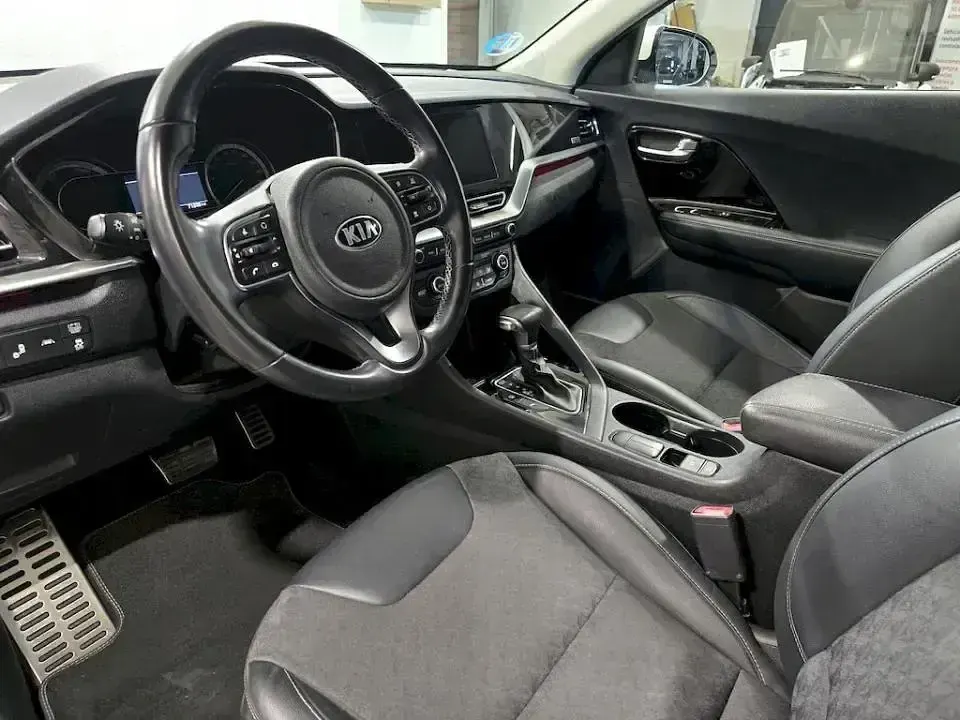 Usado Kia Niro 141 CV (103 kW) 2020 Blanco SUV