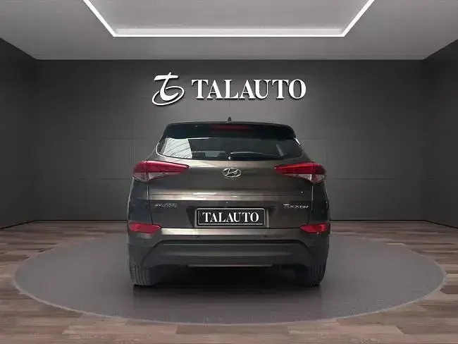 Usado Hyundai Tucson 131 CV (96 kW) 2016 Marrón SUV
