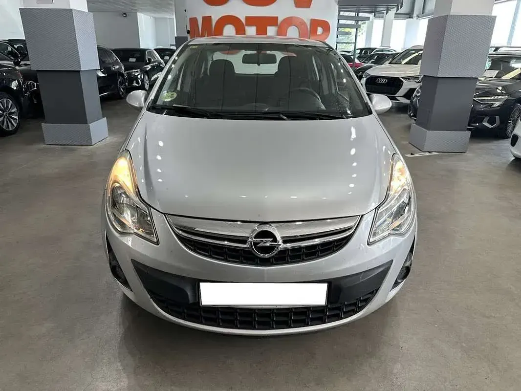 Usado Opel Corsa Enjoy 95 CV (69 kW) 2011 Gris Utilitario
