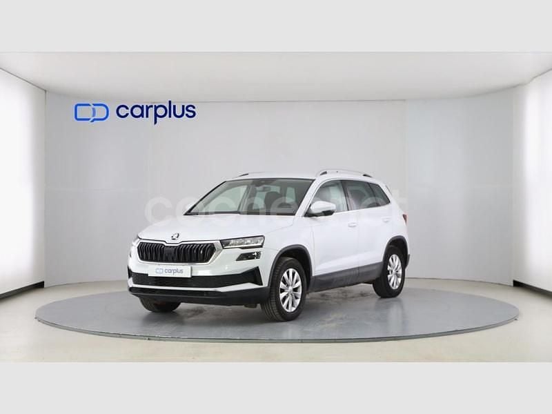 Usado Skoda Karoq Ambition 150 CV (110 kW) 2023 Blanco luna metalizado SUV