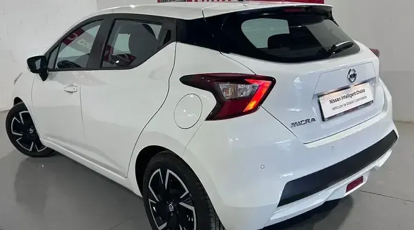 Usado Nissan Micra Acenta 92 CV (67 kW) 2022 White solid Utilitario