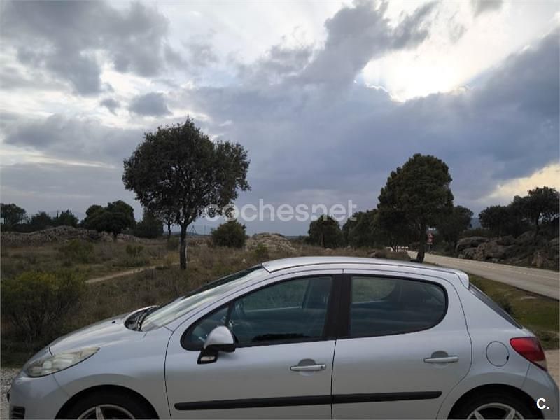 Usado Peugeot 207 90 CV (66 kW) 2009 Gris / plata Berlina