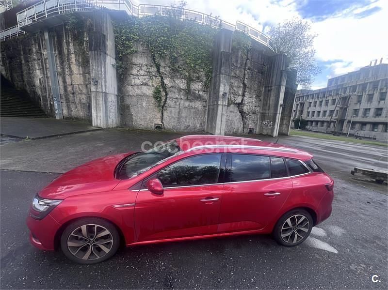 Rojo Usado 2018 Renault Mégane IV Bose Edition Berlina | 15.000 € (Precio justo) - Imagen 1/4