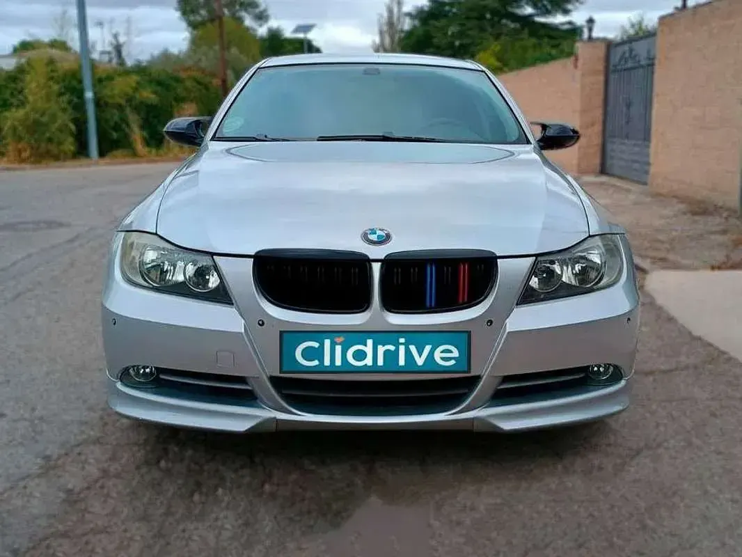 Usado BMW 325 218 CV (160 kW) 2005 Gris Berlina
