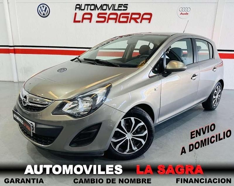 Beige Usado 2014 Opel Corsa Expression Utilitario | 7200 € (Precio justo) - Imagen 1/4