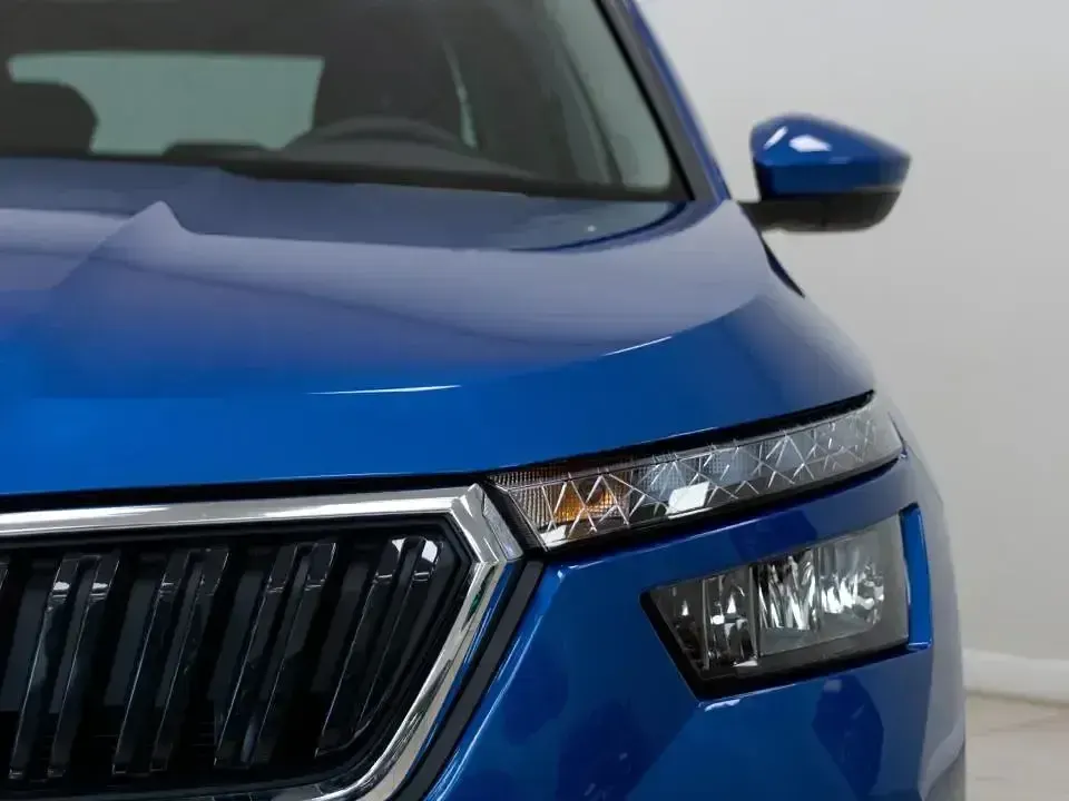 Usado Skoda Kamiq Style 150 CV (110 kW) 2022 Azul SUV