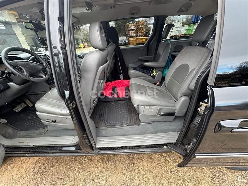 Usado Chrysler Grand Voyager Limited 150 CV (110 kW) 2006 Negro Monovolumen