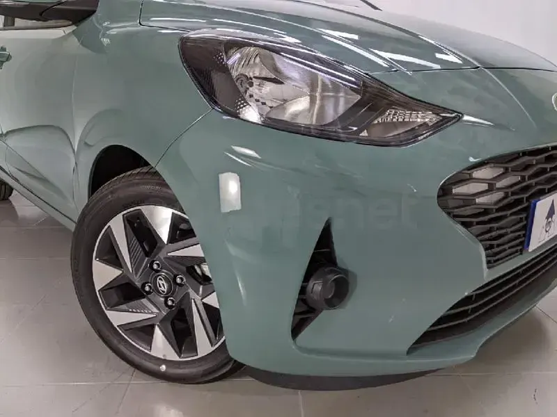Usado Hyundai i10 63 CV (46 kW) 2025 Verde Utilitario
