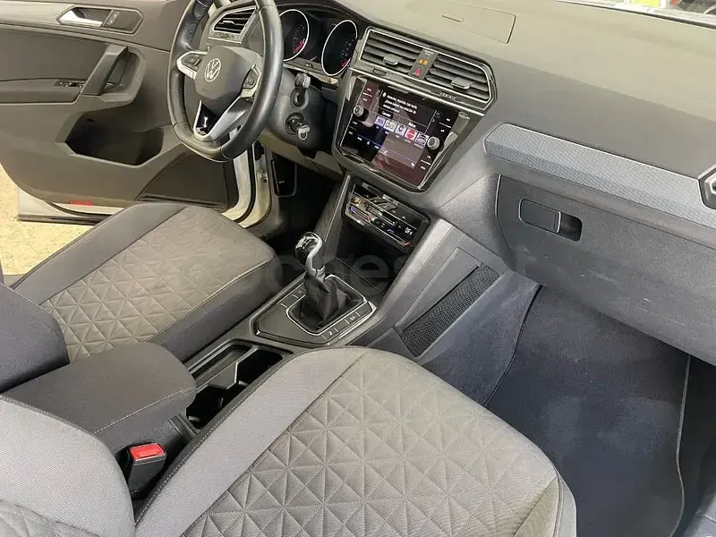 Usado VW Tiguan Life 150 HP (110 kW) 2022 Branco SUV