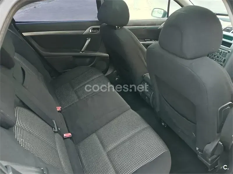 Usado Peugeot 407 Sport 136 CV (100 kW) 2005 Negro Familiar