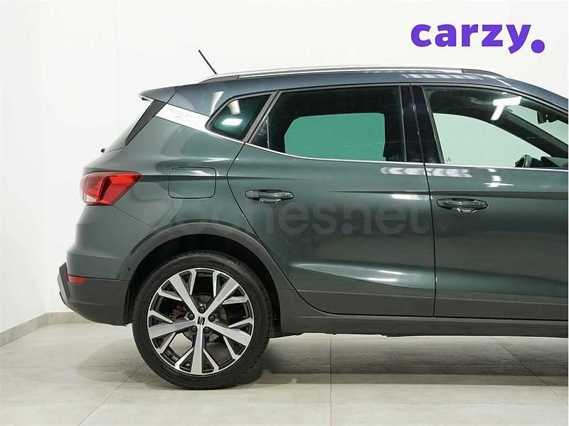 Usado Seat Arona Xperience 110 CV (80 kW) 2021 Gris / plata SUV