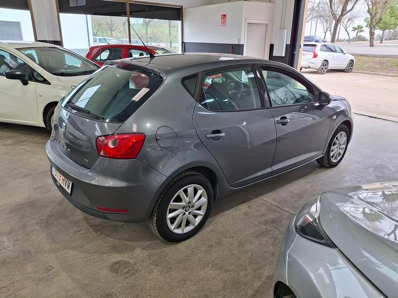 Usado Seat Ibiza Style 105 CV (77 kW) 2014 Gris