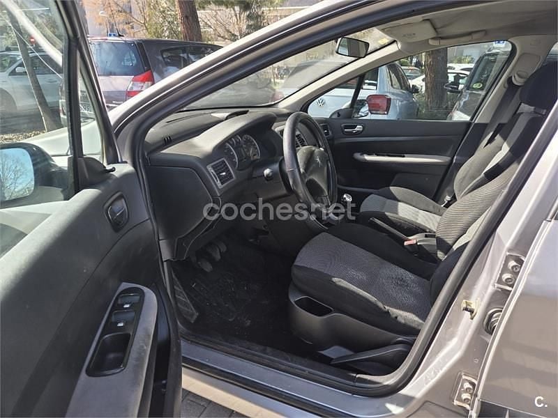 Usado Peugeot 307 110 CV (80 kW) 2003 Gris / plata Berlina