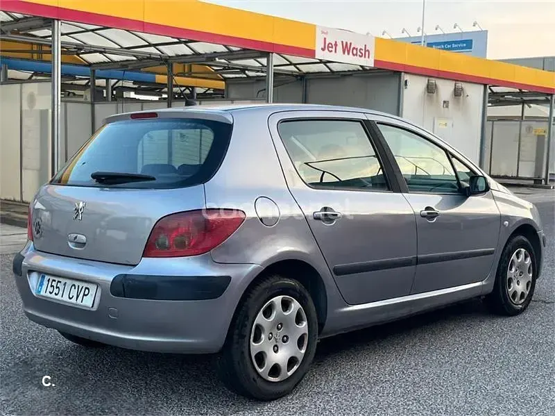 Usado Peugeot 307 110 CV (80 kW) 2003 Gris / plata Berlina