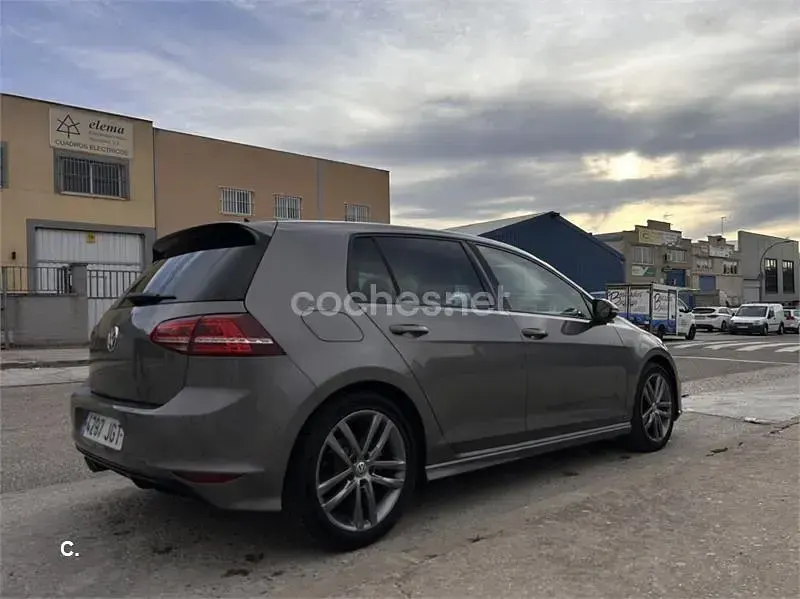 Usado VW Golf VII Sportline 150 CV (110 kW) 2015 Gris / plata Berlina