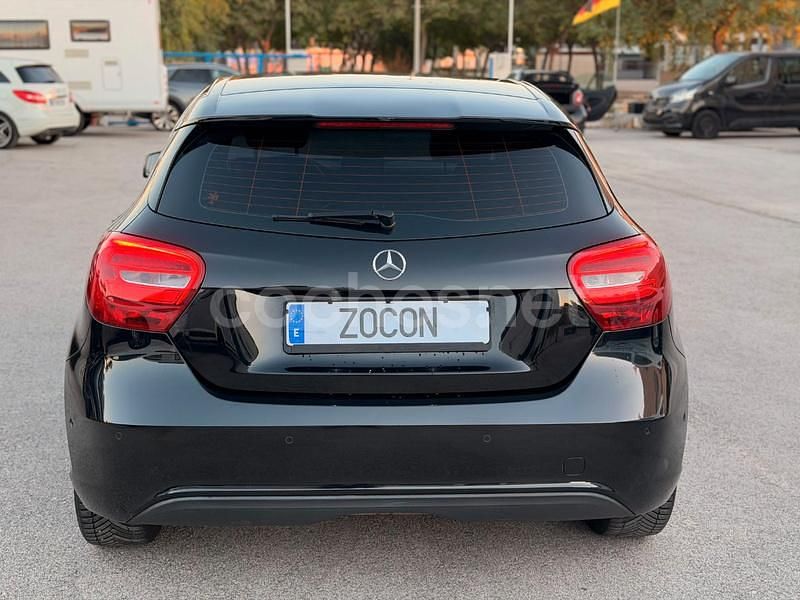 Usado Mercedes A180 109 CV (80 kW) 2017 Negro Berlina
