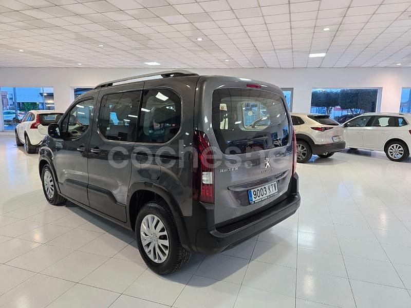 Usado Peugeot Rifter Active 100 CV (73 kW) 2019 Gris / plata Monovolumen