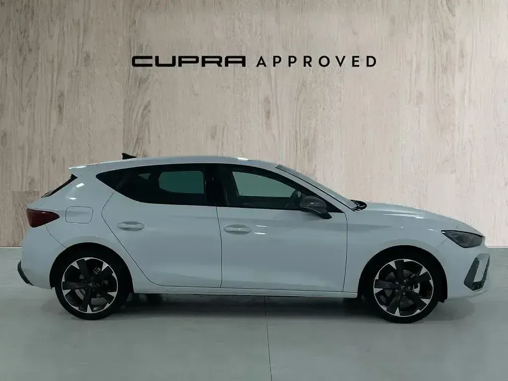 Usado Cupra Leon 150 CV (110 kW) 2025 Blanco Berlina