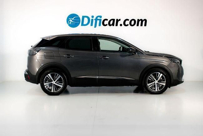 Usado Peugeot 3008 Allure 131 CV (96 kW) 2023 Gris SUV