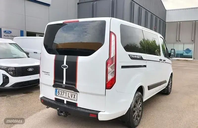 Usado Ford Tourneo Custom Trend 130 CV (95 kW) 2022 Blanco Van