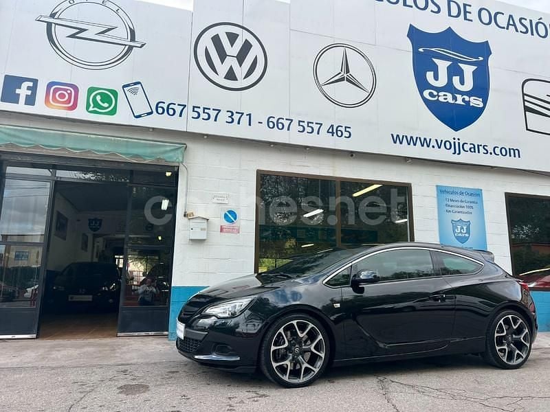Negro Usado 2011 Opel Astra GTC OPC Berlina | 19.500 € - Imagen 1/4