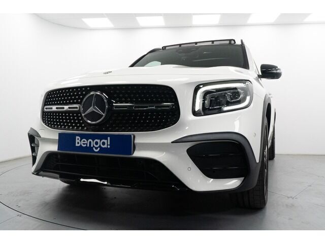 Blanco Usado 2020 Mercedes GLB200 SUV | 35.400 € (Un poco caro) - Imagen 1/4