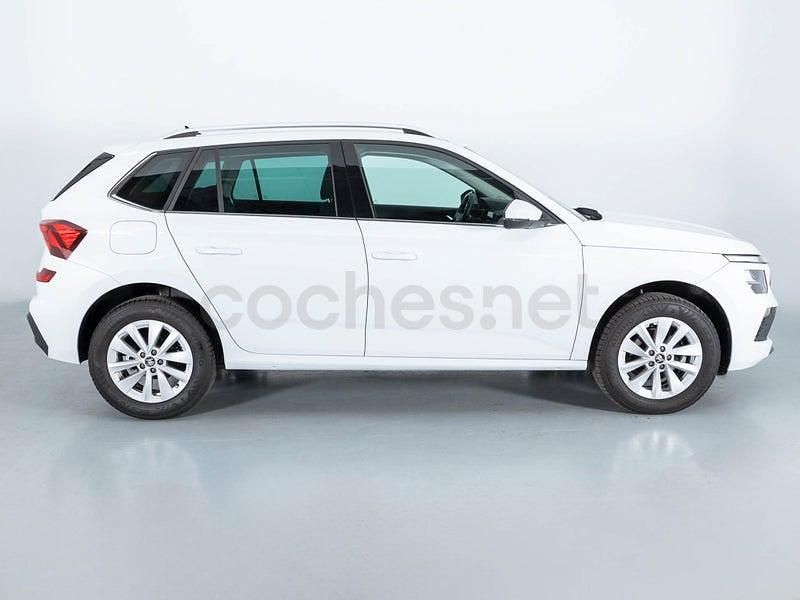Usado Skoda Kamiq Selection 115 CV (84 kW) 2025 Blanco SUV