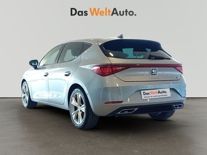 Gris plata Usado 2024 Seat Leon FR Berlina | 26.500 € (Precio justo) - Imagen 1/4