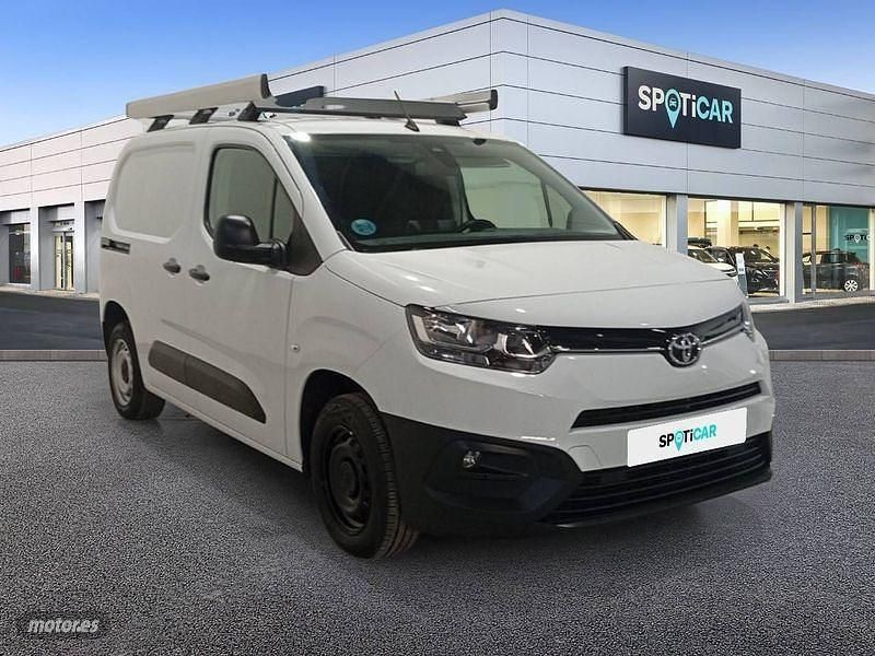 Usado Toyota Proace City City 102 CV (75 kW) 2024 Blanco Monovolumen