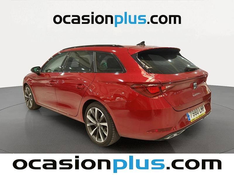 Usado Seat Leon FR 150 CV (110 kW) 2020 Rojo Monovolumen