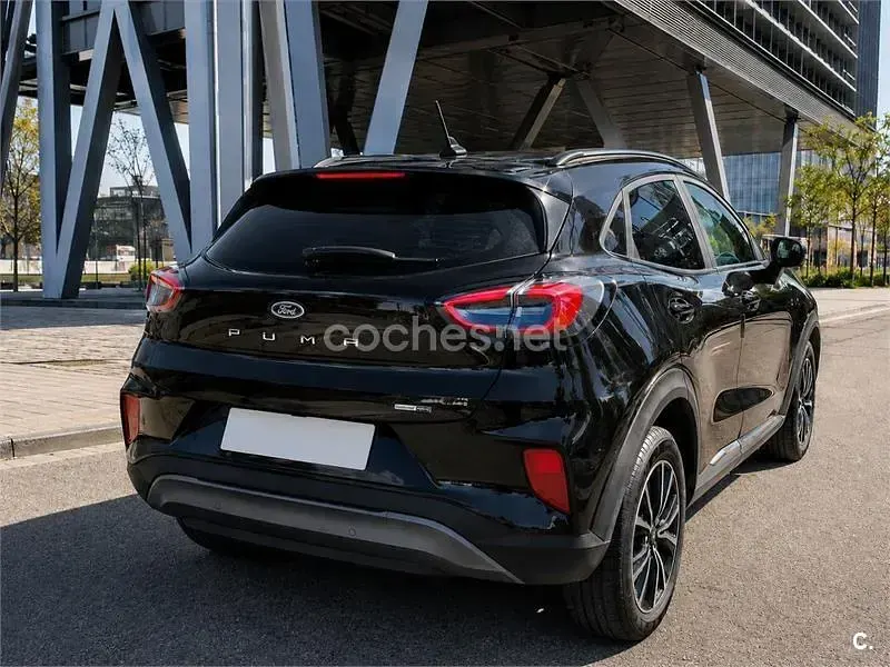Usado Ford Puma Titanium 125 CV (91 kW) 2022 Negro SUV