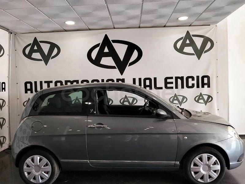 Usado Lancia Ypsilon 90 CV (66 kW) 2007 Gris / plata Utilitario