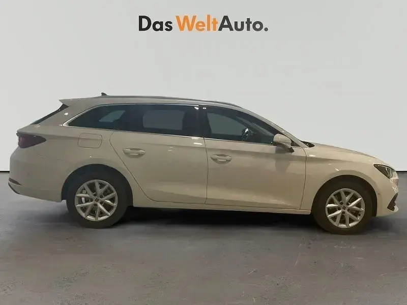 Usado Seat Leon Style 116 CV (85 kW) 2025 Blanco Familiar