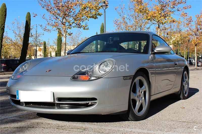 Gris / plata Usado 2001 Porsche 911 Carrera 4 Coupe | 42.900 € (Un poco caro) - Imagen 1/4