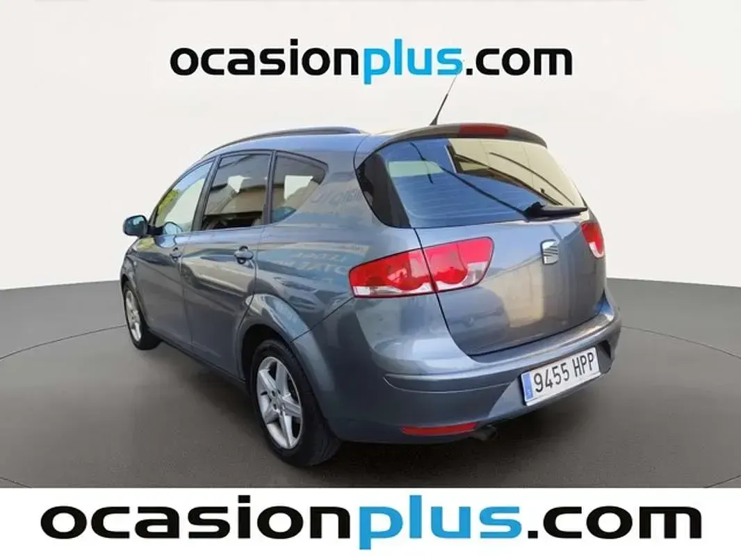 Usado Seat Altea XL Reference 105 CV (77 kW) 2013 Gris Monovolumen