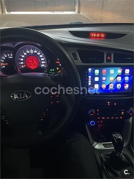 Usado Kia Ceed GT 110 HP (80 kW) 2015 Branco Sedan