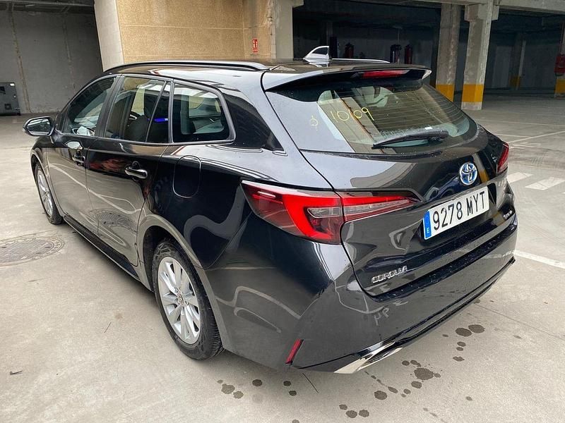 Usado Toyota Corolla Active 140 CV (102 kW) 2025 Negro