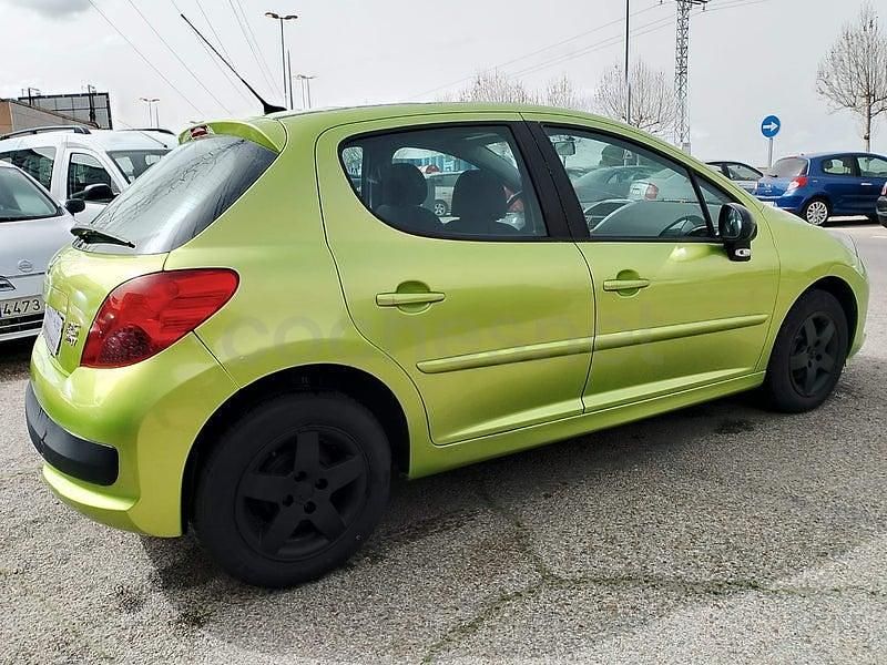 Usado Peugeot 207 90 CV (66 kW) 2007 Verde Berlina