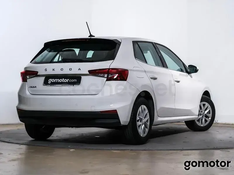 Usado Skoda Fabia Ambition 110 CV (80 kW) 2024 Blanco Utilitario
