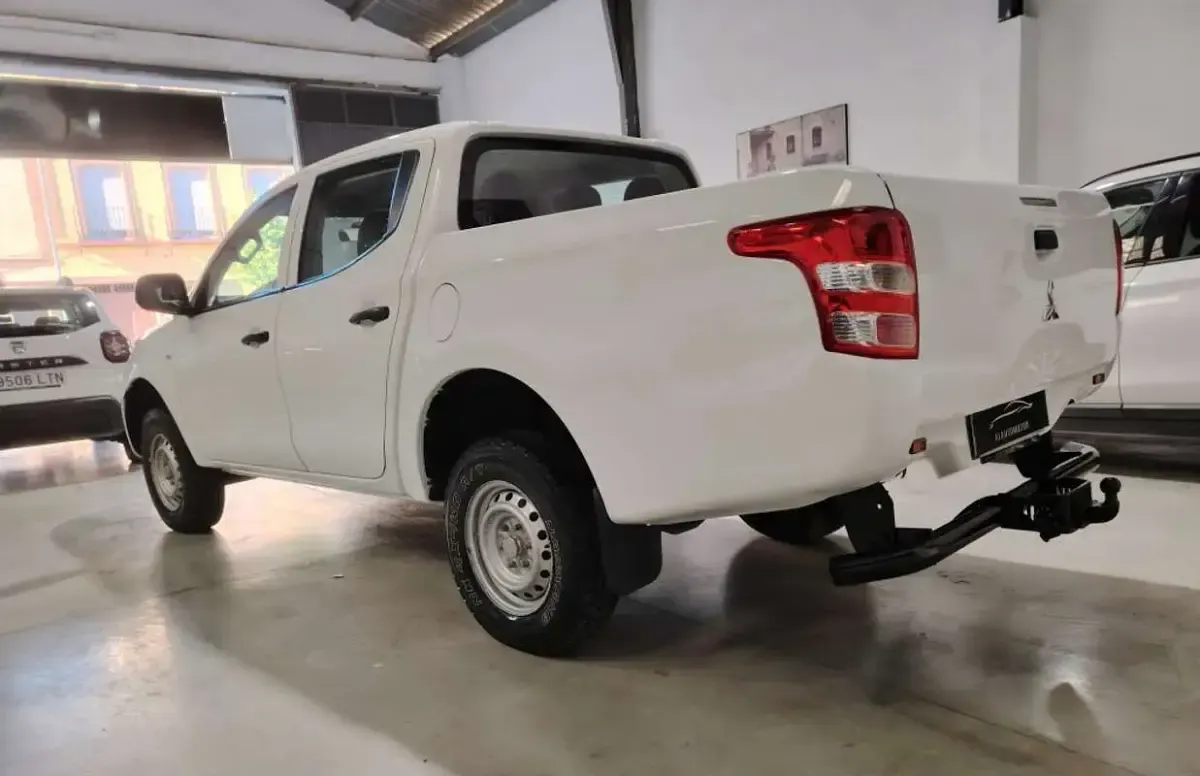Usado Mitsubishi L200 150 CV (110 kW) 2020 Blanco Pickup/Camioneta