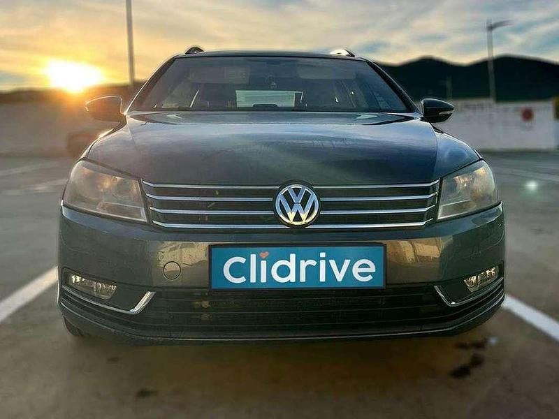 Usado VW Passat Advance 105 CV (77 kW) 2011 Gris Familiar