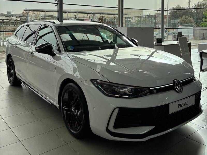 Blanco Nuevo 2024 VW Passat R-line Familiar | 48.249 € (Caro) - Imagen 1/4