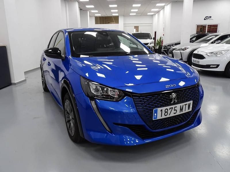Usado Peugeot e-208 Allure 100 kW (136 CV) 2024 Azul Utilitario