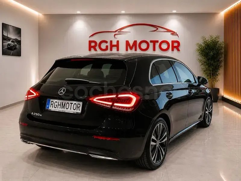 Usado Mercedes A250 218 CV (160 kW) 2021 Negro Berlina
