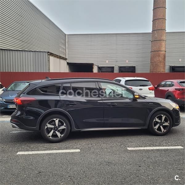 Usado Ford Focus Active 155 CV (114 kW) 2023 Negro Familiar