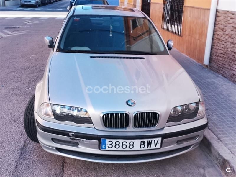 Usado BMW 320 136 CV (100 kW) 1999 Gris / plata Berlina