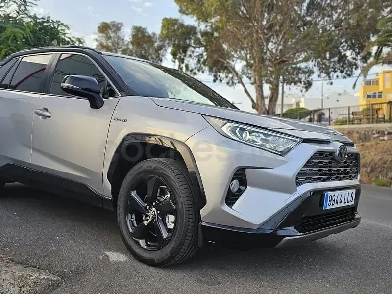 Usado Toyota RAV4 Hybrid Style 218 CV (160 kW) 2021 Gris / plata SUV